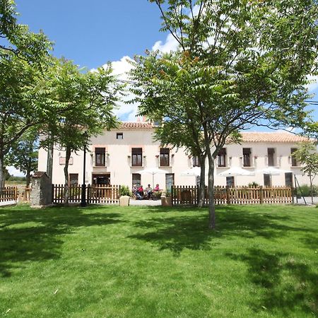 Hotel La Fonda De La Estacion La Puebla De Valverde Exterior photo